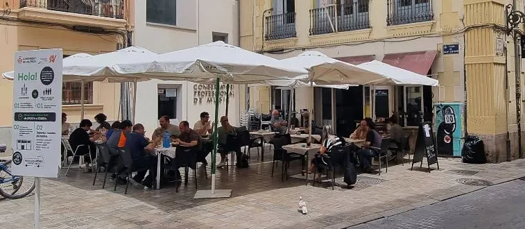 Cafetería Sant Esteve situada en el casco antiguo de Valencia.