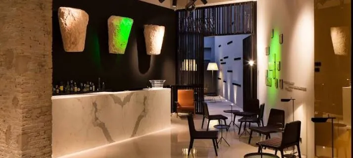Interior del Hotel Caro, un alojamiento de lujo de 5 estrellas en Valencia.